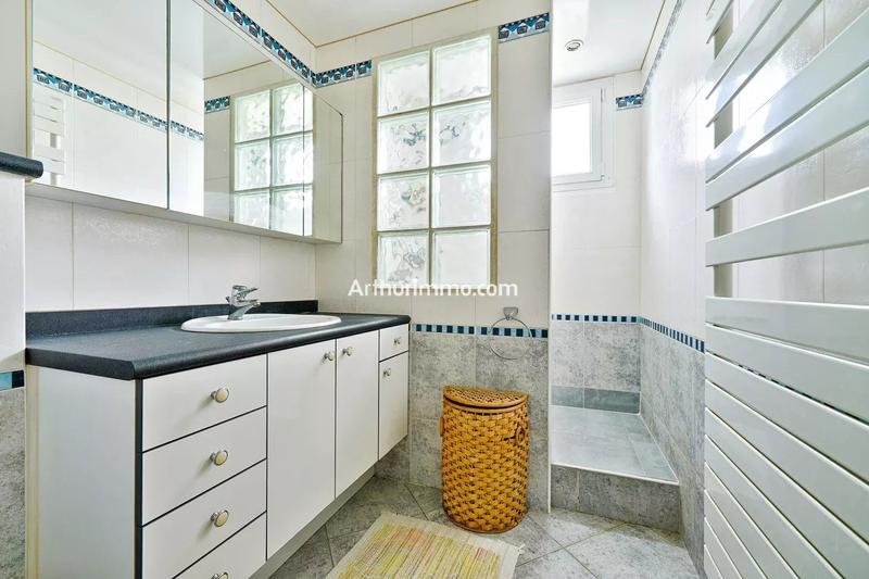 Maison - 167 m² - 7 pièces