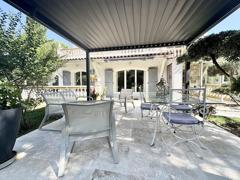 Villa - 160 m² - 10 pièces