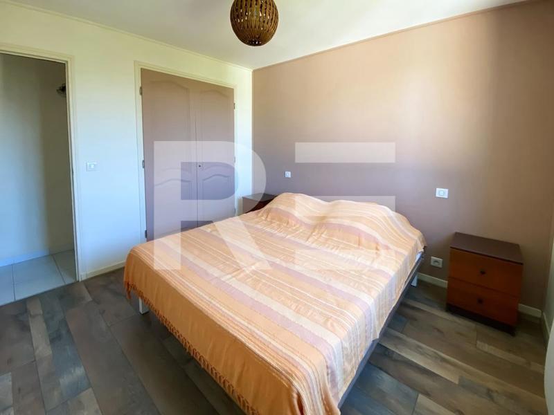 Maison - 198 m² - 9 pièces