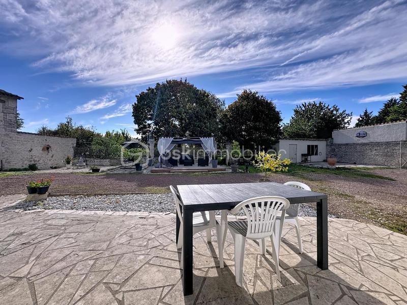 Maison - 288 m² - 7 pièces