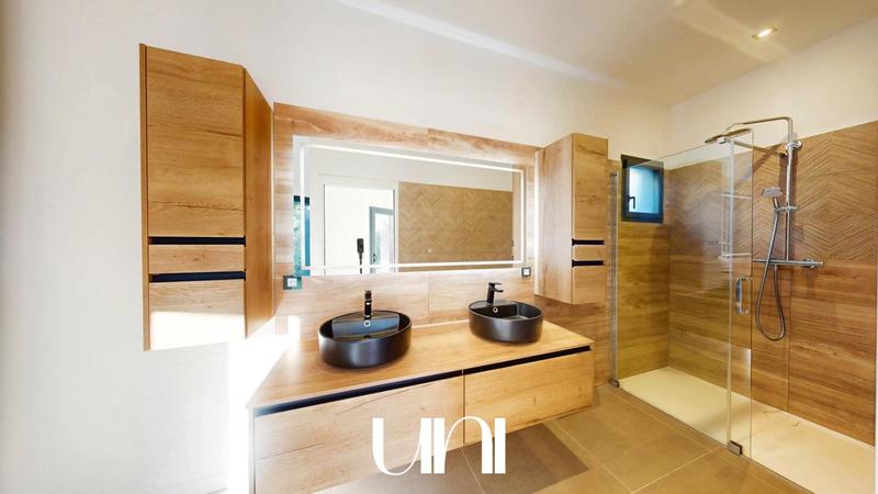 Maison - 190 m² - 5 pièces