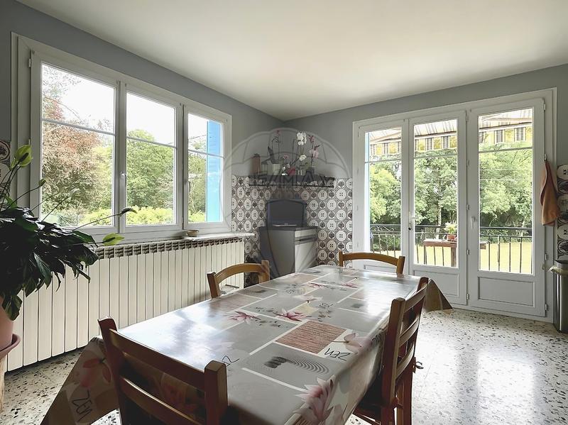 Maison - 183 m² - 7 pièces