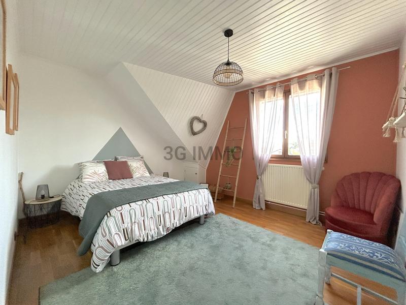 Maison - 210 m² - 6 pièces