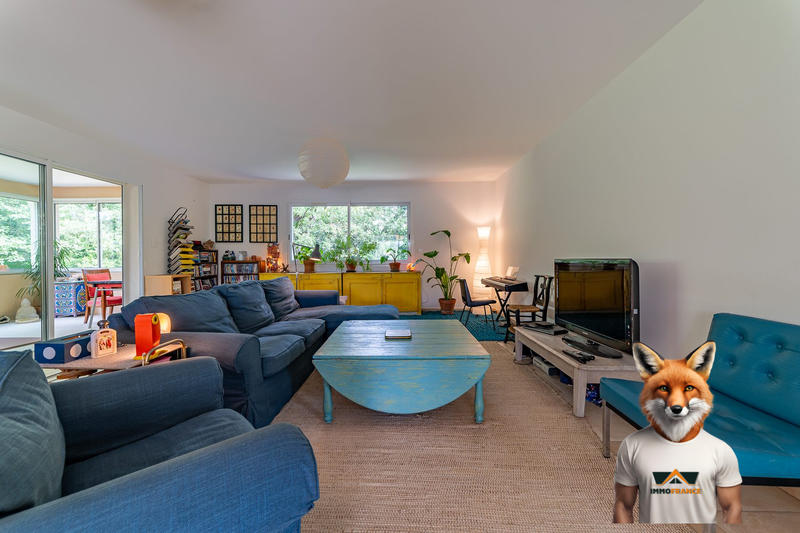 Maison traditionnelle - 266 m² - 10 pièces