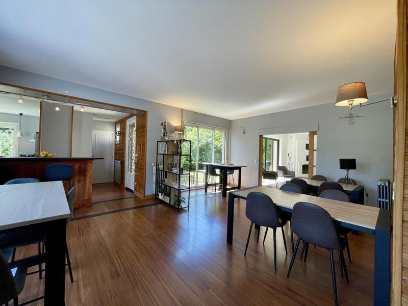 Villa - 298 m² - 8 pièces