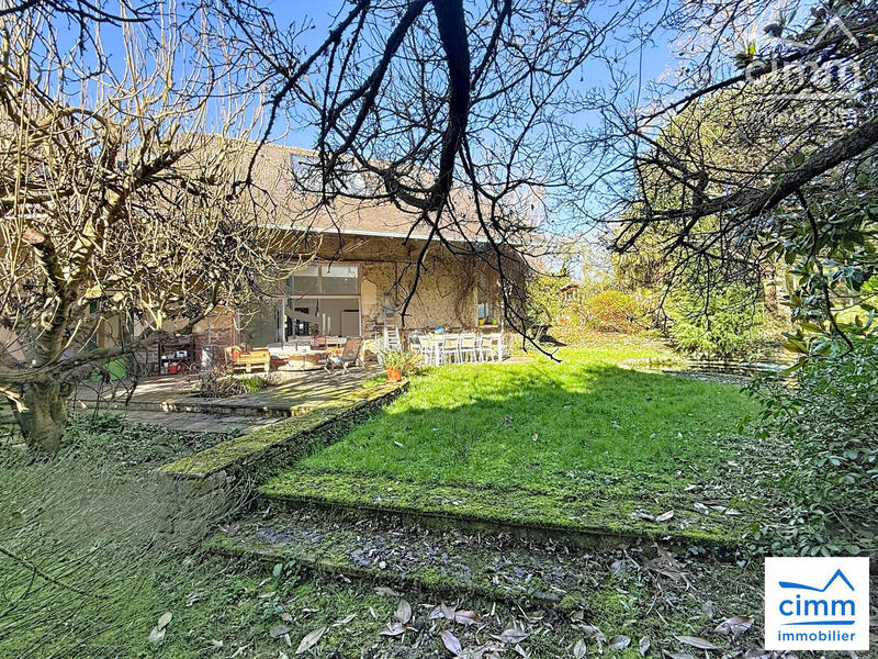 Maison - 202 m² - 7 pièces