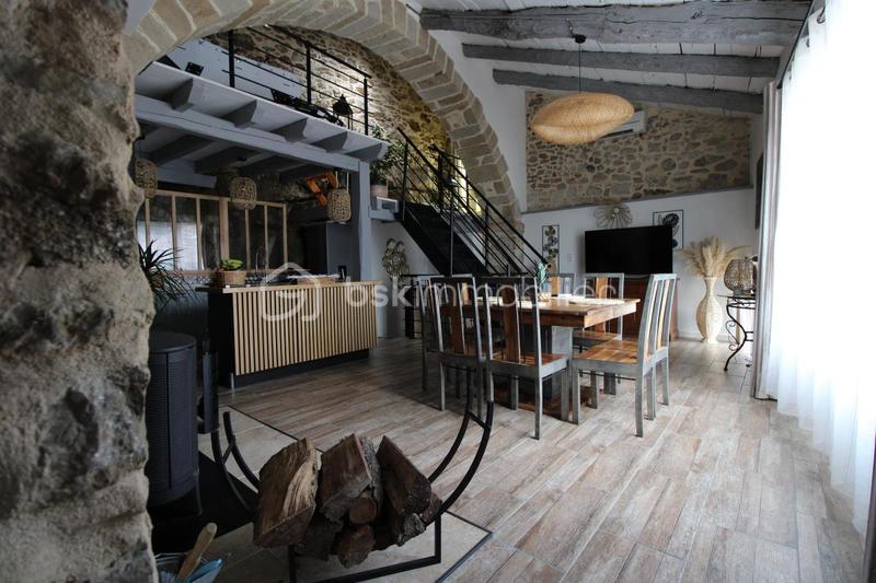 Demeure - 300 m² - 14 pièces