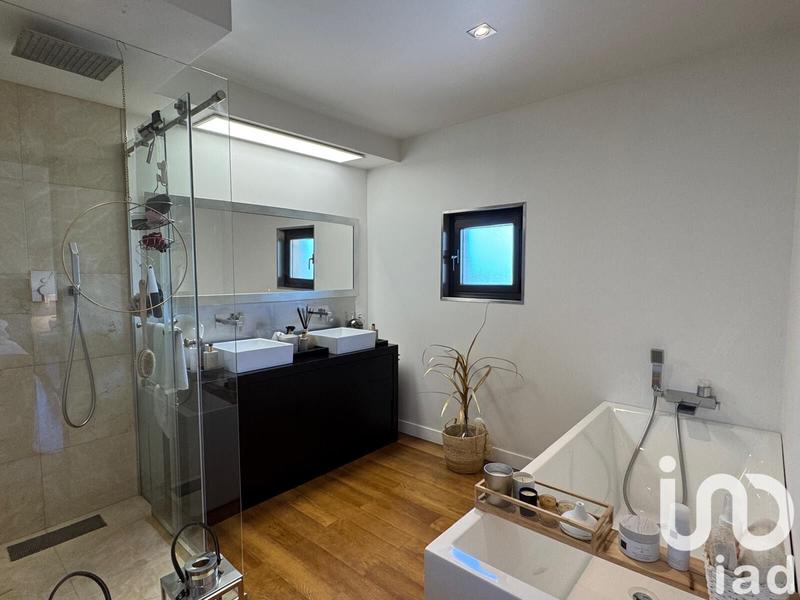 Maison - 167 m² - 5 pièces