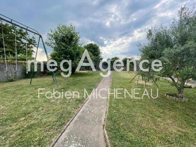 Maison - 240 m² - 10 pièces