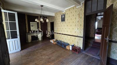 Immeuble - 705 m² - 27 pièces