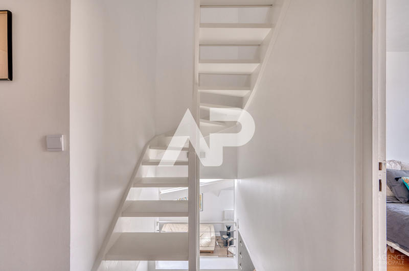 Maison - 240 m² - 6 pièces