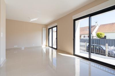 Maison - 92 m² - 6 pièces