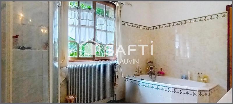 Maison - 236 m² - 8 pièces