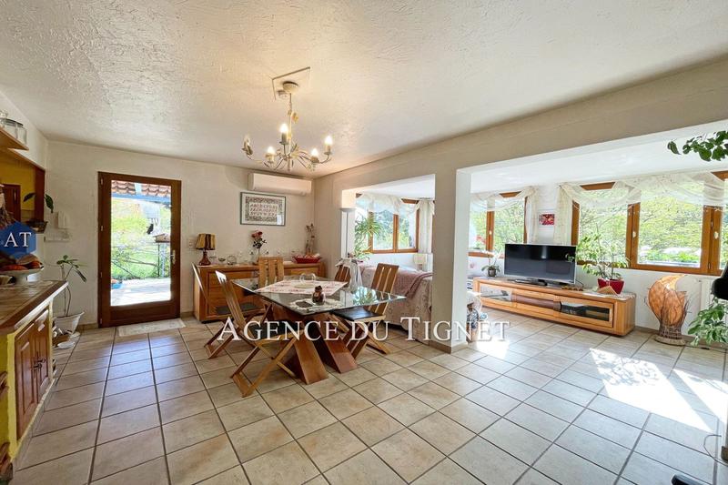 Maison - 163 m² - 6 pièces