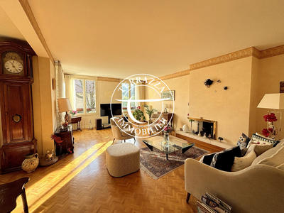 Appartement - 137 m² - 5 pièces