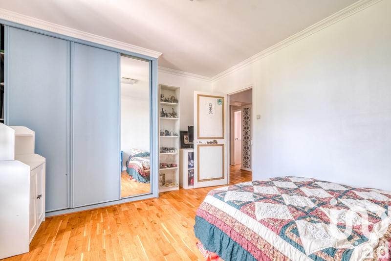 Maison - 200 m² - 8 pièces