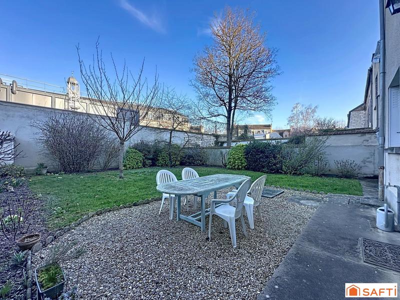 Maison - 183 m² - 9 pièces