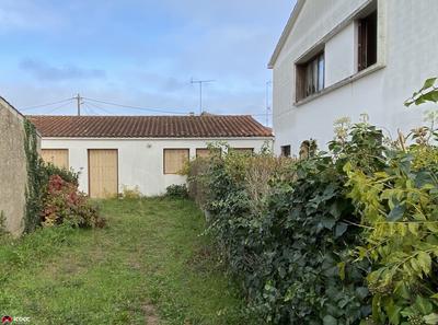 Immeuble mixte - 342 m² - 19 pièces