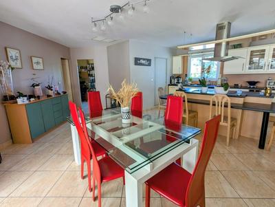 Propriété - 141 m² - 6 pièces