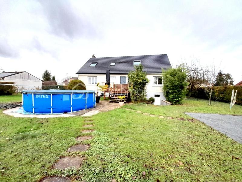 Maison traditionnelle - 183 m² - 7 pièces