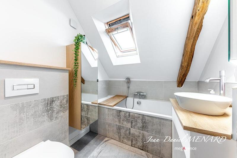 Maison en pierre - 215 m² - 7 pièces