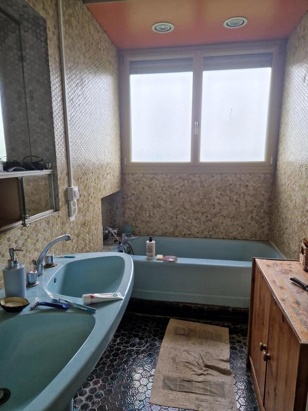 Maison traditionnelle - 200 m² - 8 pièces