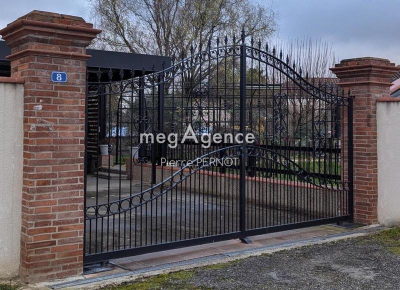 Maison traditionnelle - 240 m² - 6 pièces