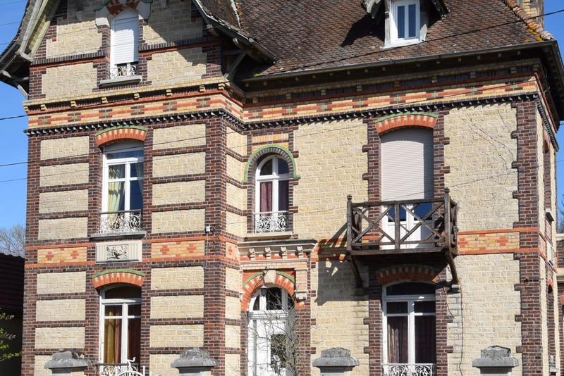 Maison bourgeoise - 255 m² - 11 pièces