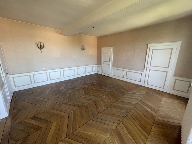 Maison - 330 m² - 10 pièces