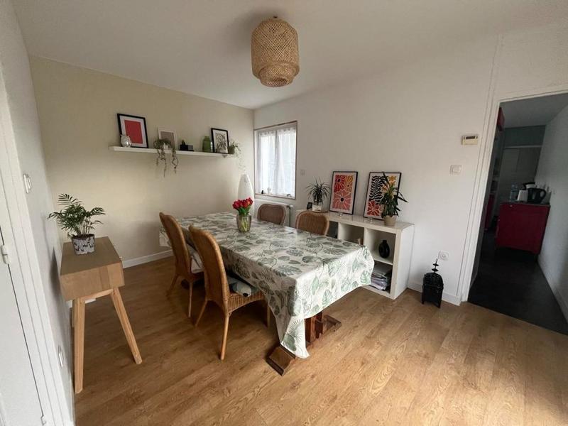 Maison - 80 m² - 5 pièces