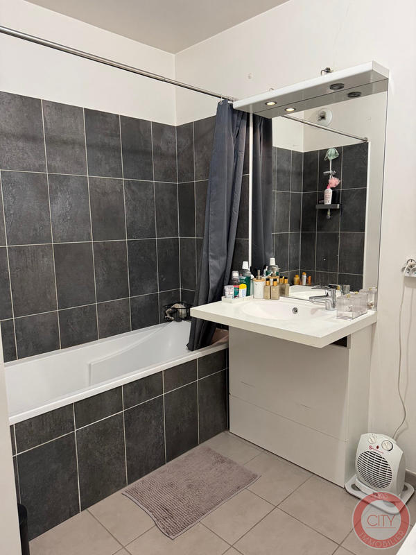 Appartement - 65 m² - 3 pièces