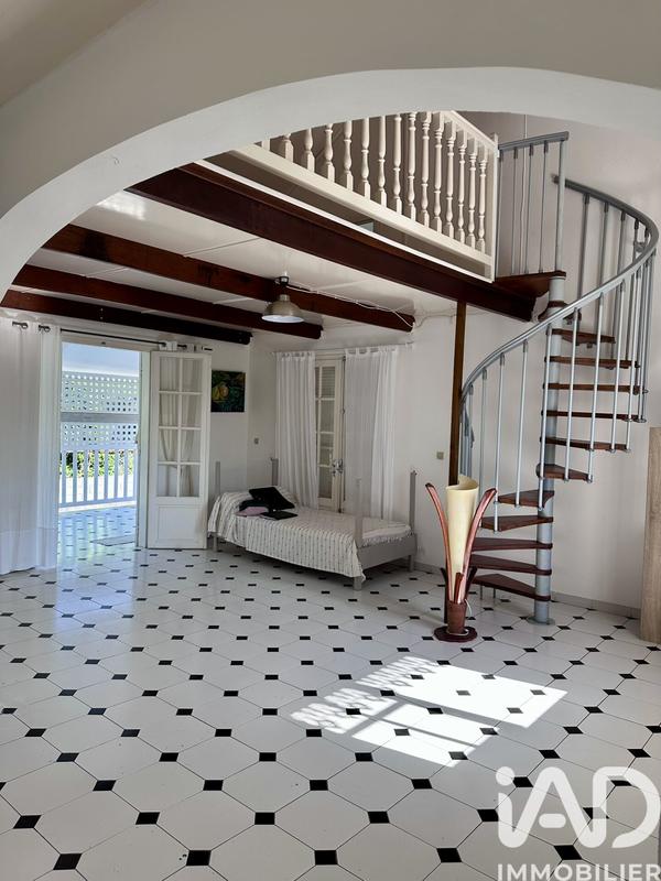 Maison - 170 m² - 5 pièces