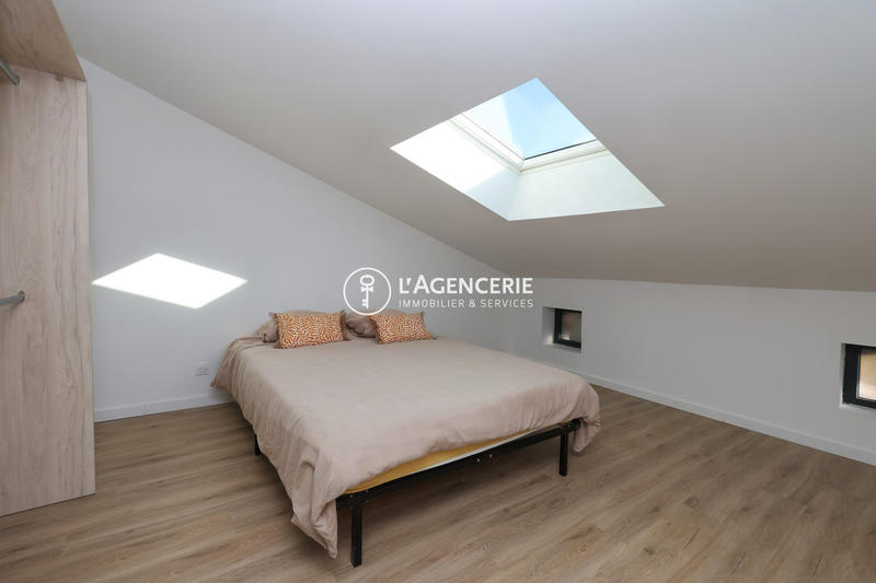 Maison - 210 m² - 7 pièces