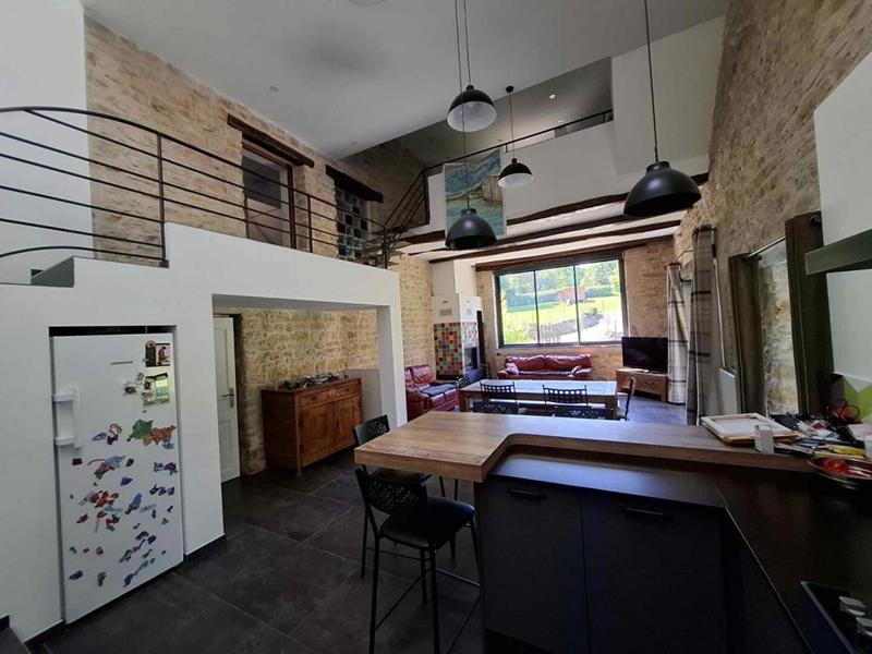 Maison - 200 m² - 6 pièces