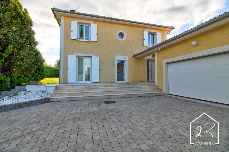 Maison - 140 m² - 5 pièces