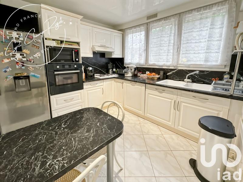 Maison - 151 m² - 8 pièces