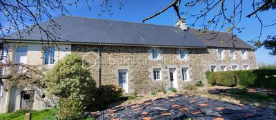 Maison en pierre - 235 m² - 10 pièces