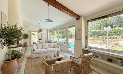 Maison traditionnelle - 225 m² - 9 pièces