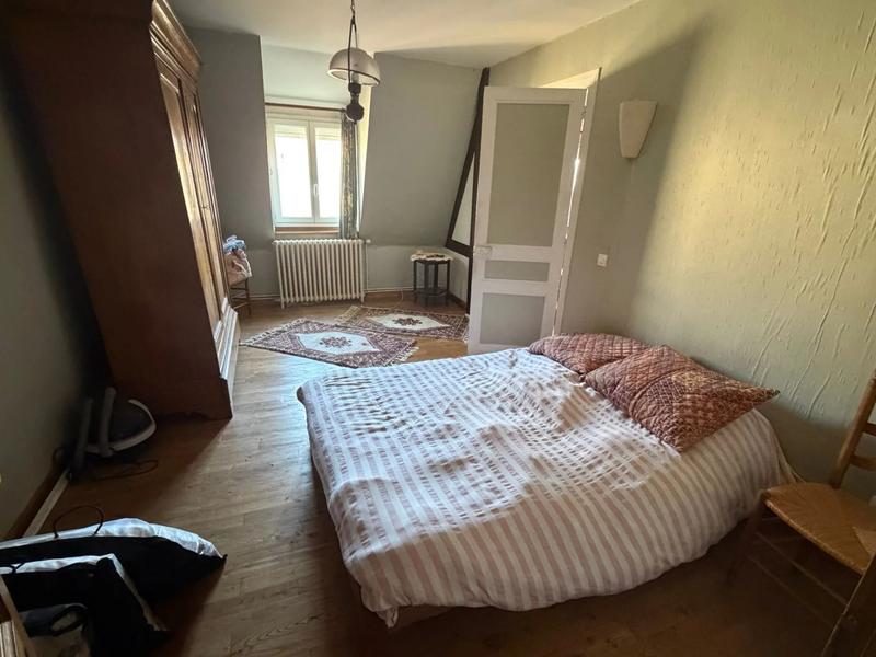 Propriété - 200 m² - 11 pièces