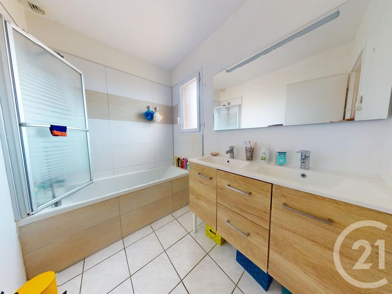 Maison - 92 m² - 4 pièces