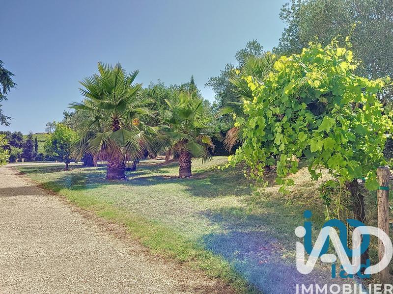 Maison - 760 m² - 11 pièces