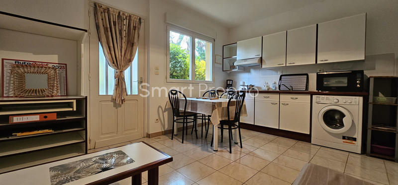 Maison - 239 m² - 9 pièces