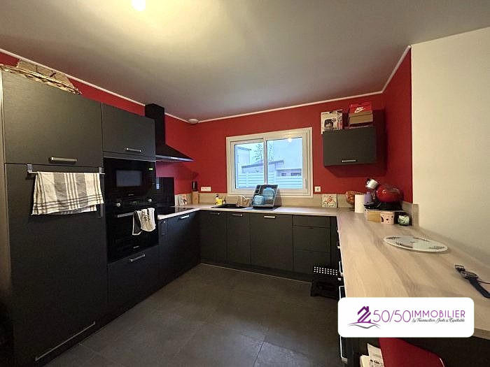 Maison - 90 m² - 4 pièces