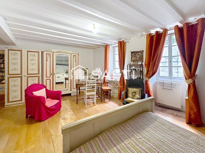 Maison - 218 m² - 7 pièces