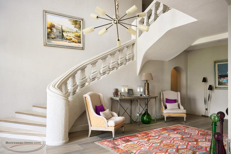 Maison - 700 m² - 10 pièces