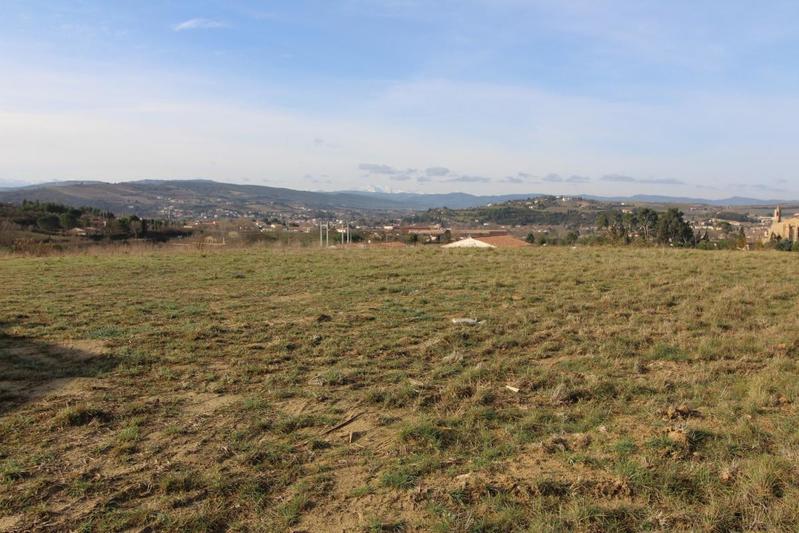 Terrain constructible - 1 040 m²