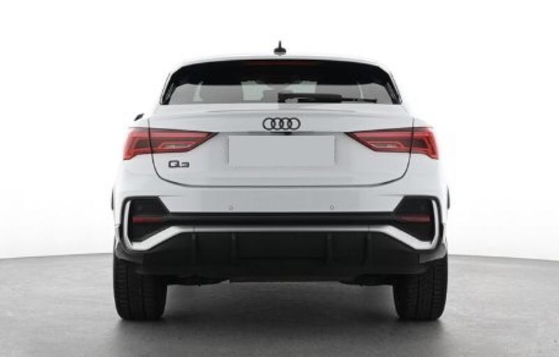 Audi Q3 Sportback 45 TFSIe 245 s-Line Hybride Rechargeable / Coffre Elec Attache Remorque Sieges Apple Carplay Android Auto Camera 360°