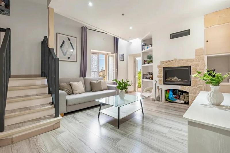 Appartement - 90 m² - 5 pièces