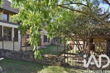 Maison - 300 m² - 15 pièces