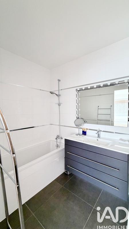 Appartement - 93 m² - 5 pièces